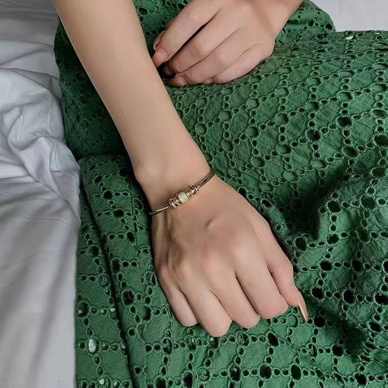 Open-Waist Gold Bracelet